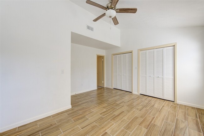 Photo - 4403 Willow Beach Dr