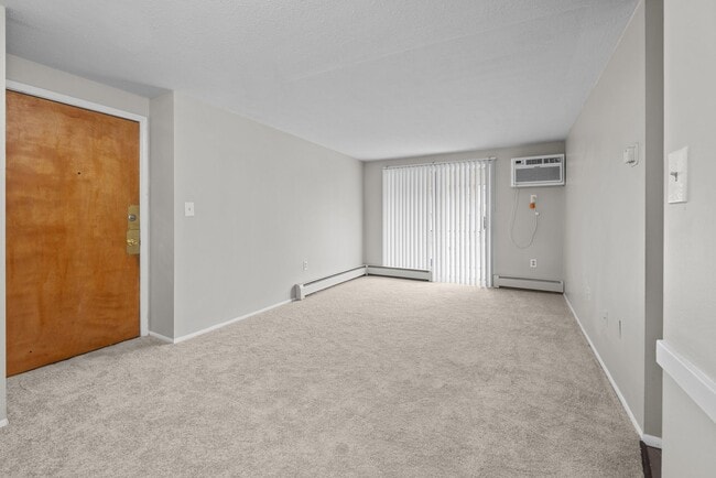 Photo - Live the life you love here at Las Palmas! Unidad B1-950 sq.ft. 2x1