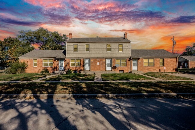 Photo - Meadowlark Apartments