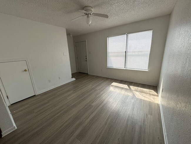 1306 Monroe Loop Unit A