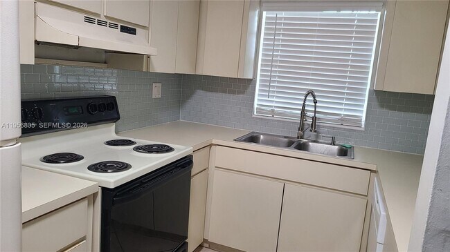 Photo - 1280 SE 9th St