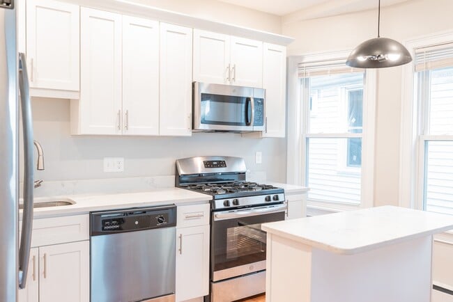 Photo - 394 Centre St Unidad 3