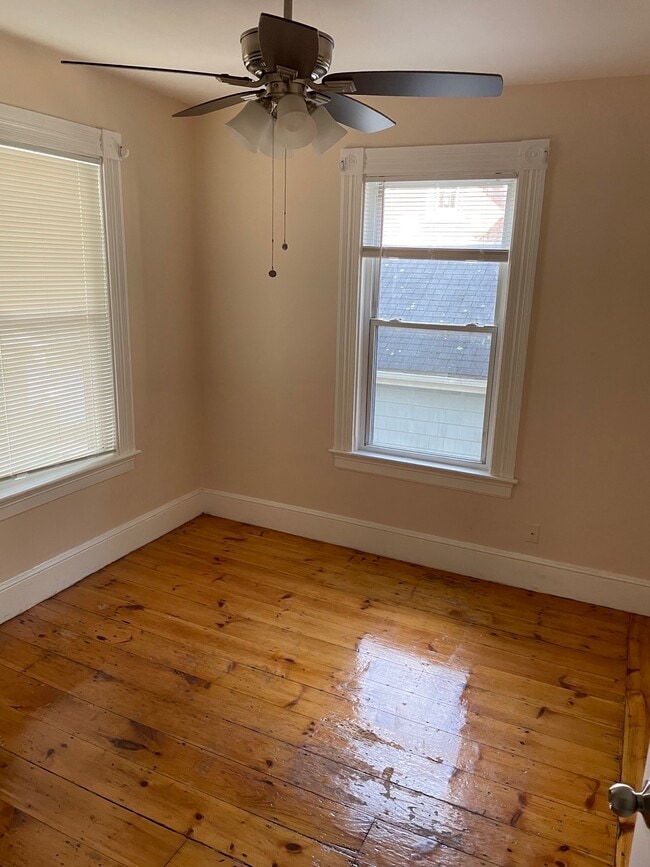 Photo - 74 Sharon St