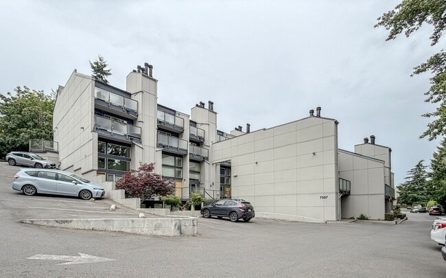Building Photo - Convient Location on Burke-Gilman Trail! 1bd/1bth Sand Point Condo, $1,875/mo. Unit B839