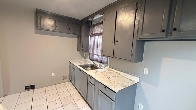 Photo - 12007 Lakepointe St