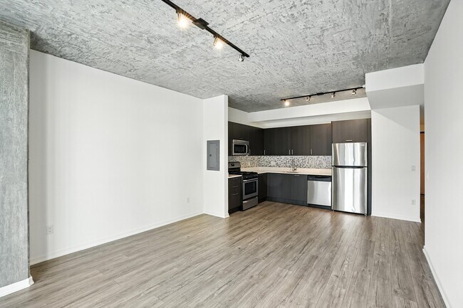 Photo - 1372 S Wabash Ave