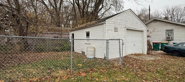 Photo - 1652 E Hickory St