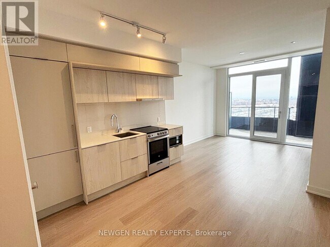 Photo - 448 Burnhamthorpe Rd W Unit 1009