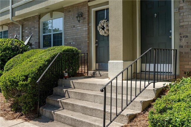 Photo - 6900 Roswell Rd
