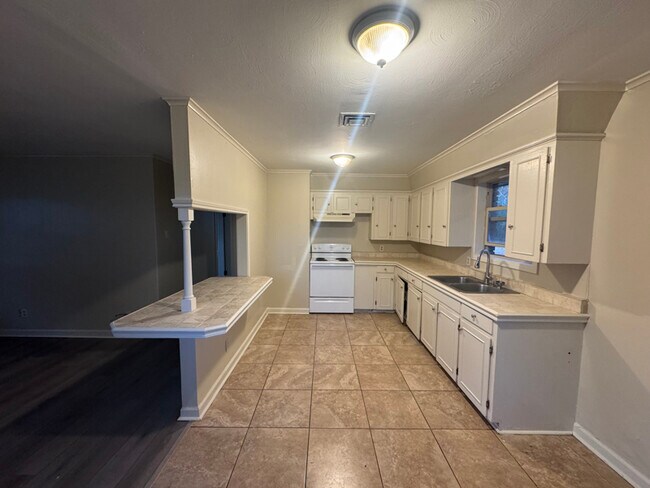 Photo - 300 Belle Homme Dr