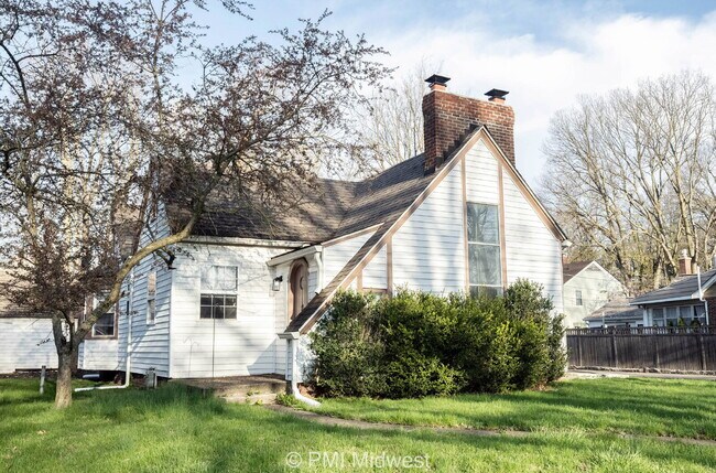 Photo - "Charming 3-Bedroom Haven with Spacious Living in Indianapolis – 2,190 Sq Ft of Comfort!"