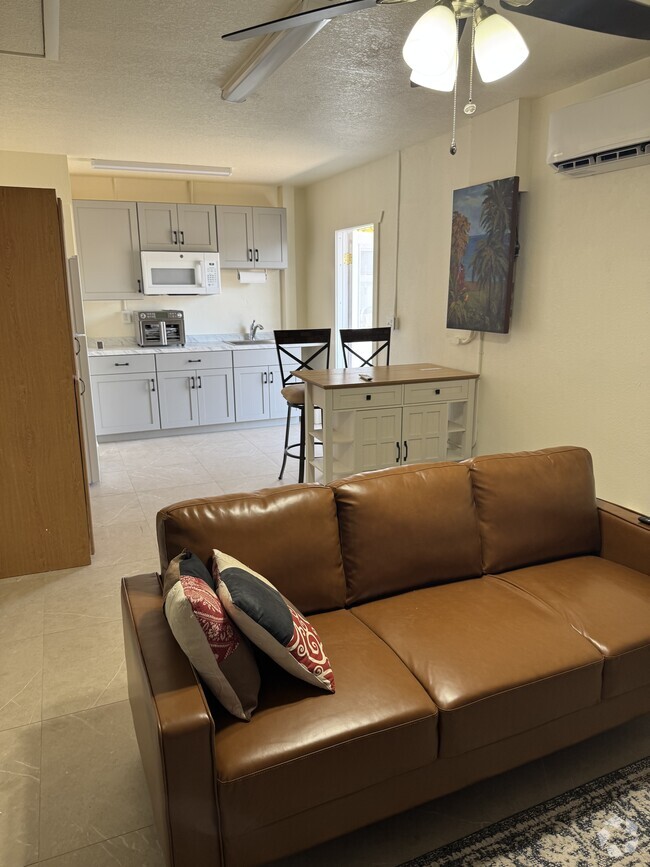 Building Photo - 1245 Kensington St Unit 1 Rental