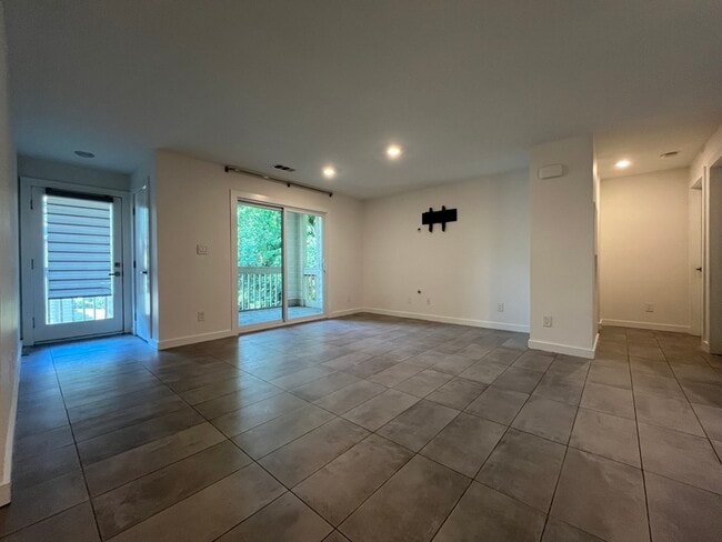 Photo - 1041 Churchill Downs Ct Unit C