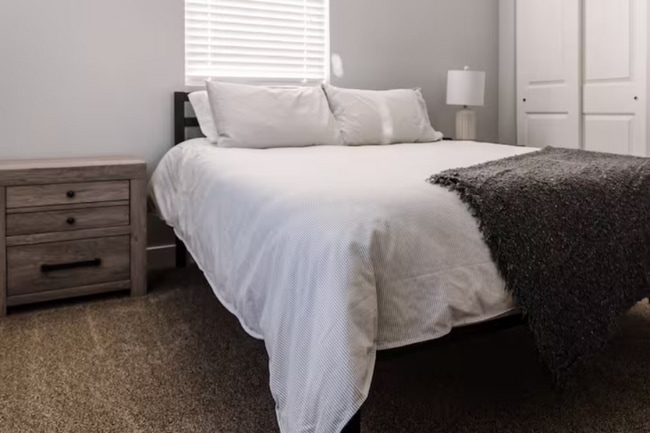 Photo - 858 S Edison St