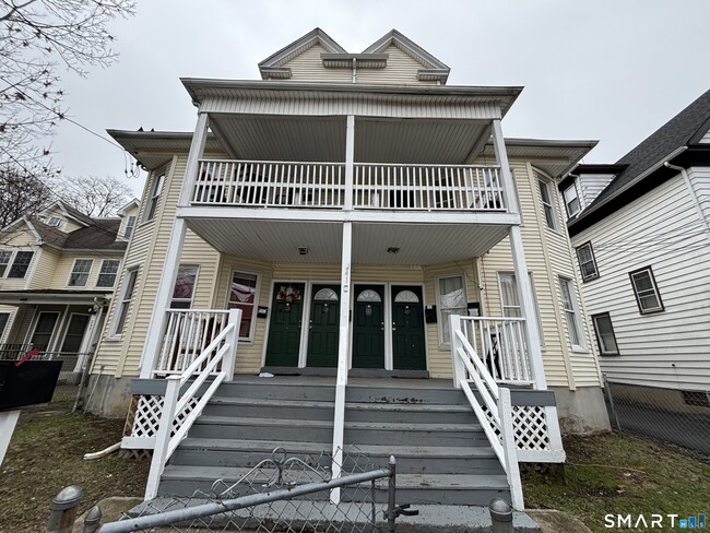 Building Photo - 241 Lewis St