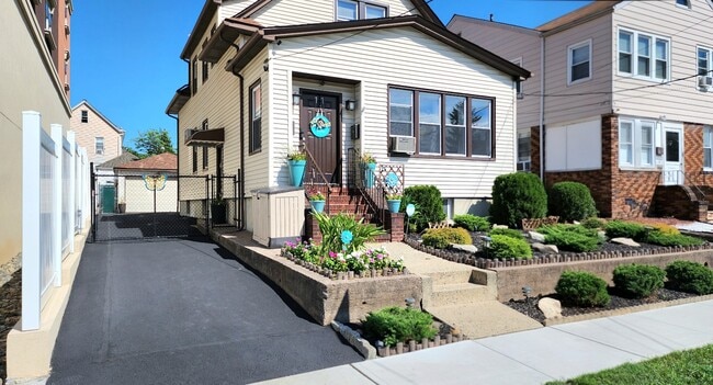 11 Banta Ave - 11 Banta Ave Unidad 1