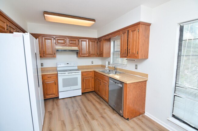 931 Brentwood Pointe