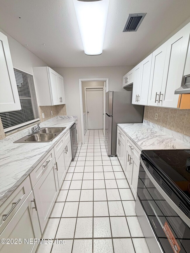 Photo - 283 Almansa Rd