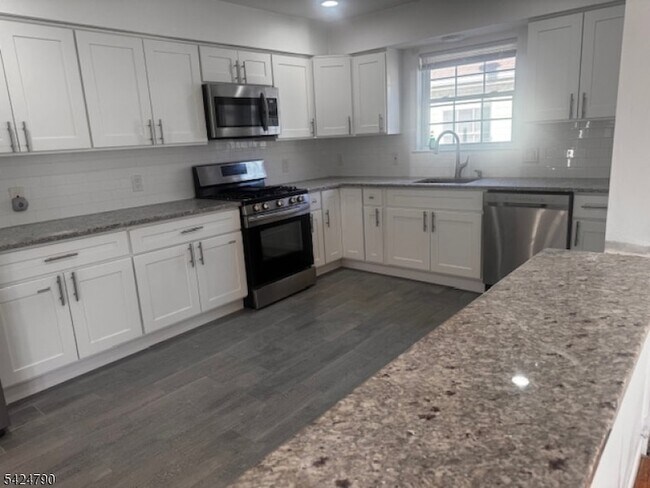 Photo - 81-83 Hawthorne Avenue Unit 3 Unit 3