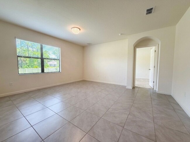 Photo - 1518 Mineral Lp Dr NW