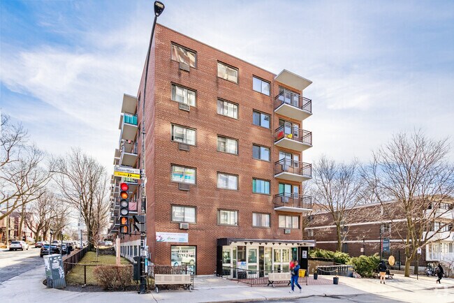 Photo - 5450 Queen-Mary