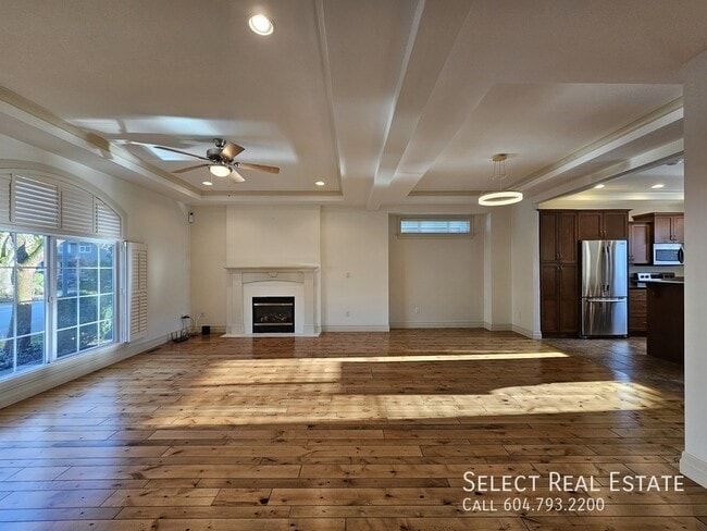 Photo - 5949 Officers Row