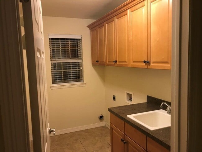 Photo - 2507 S Greens Way