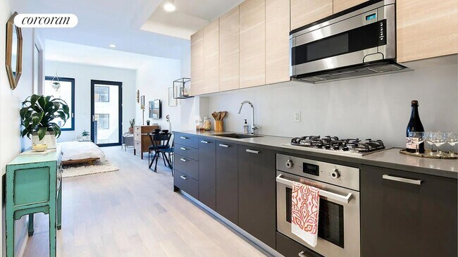 Building Photo - 223 N 8th St