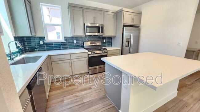 Photo - 17832 Reunion St