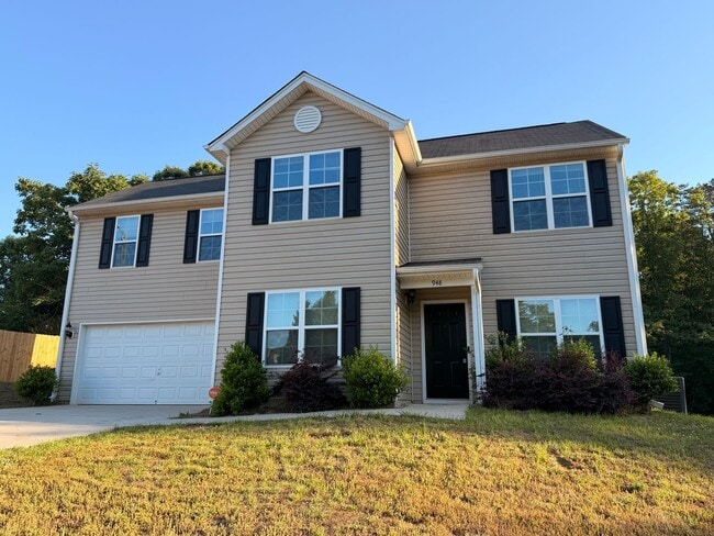 Photo - Available Now – Spacious 3BR Home on 1.5 Acres in Rural Hall!