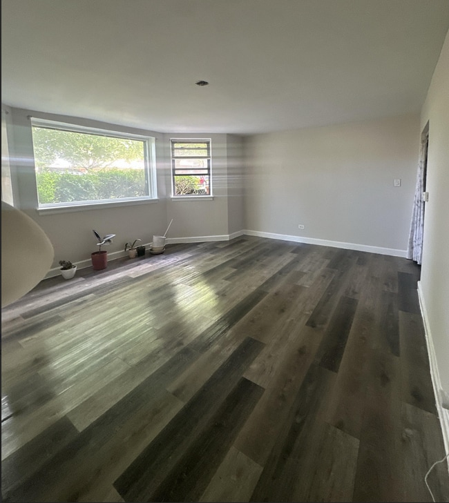 5718 N Mozart St Unidad Basement
