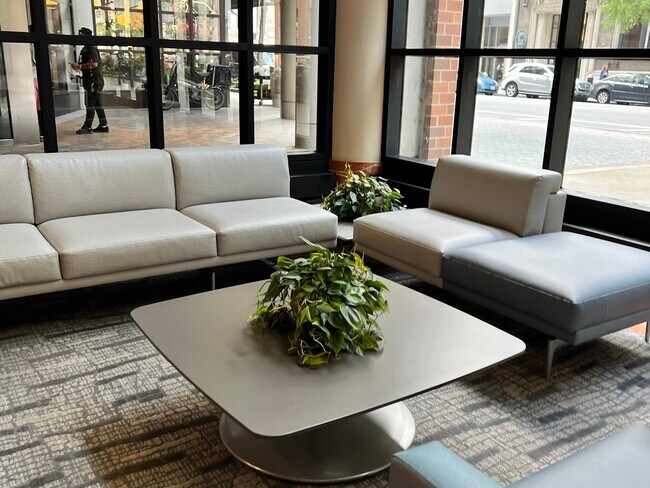 Photo - 211 E Ohio St Unidad 809