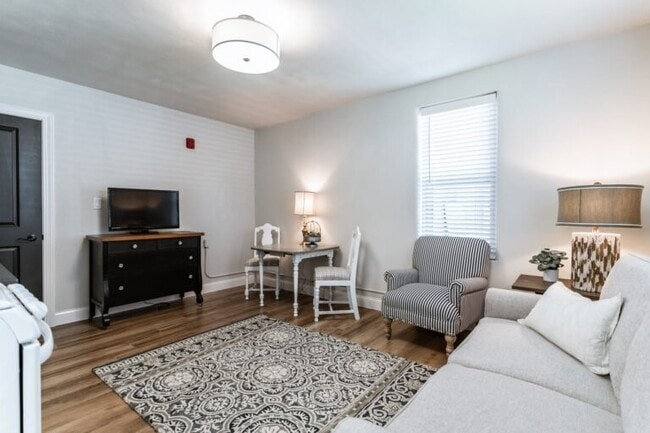 Photo - 101 N Rose St