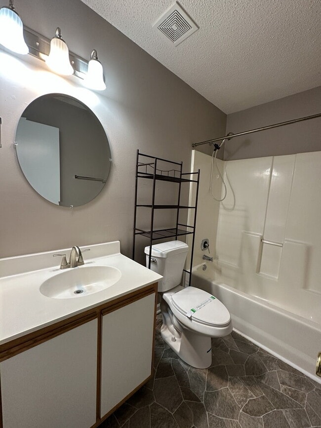Photo - Nice Freshly Painted 2 Bedroom Home in Hun...