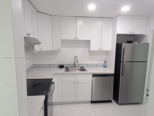 700 SE 2nd Ave Unit 313