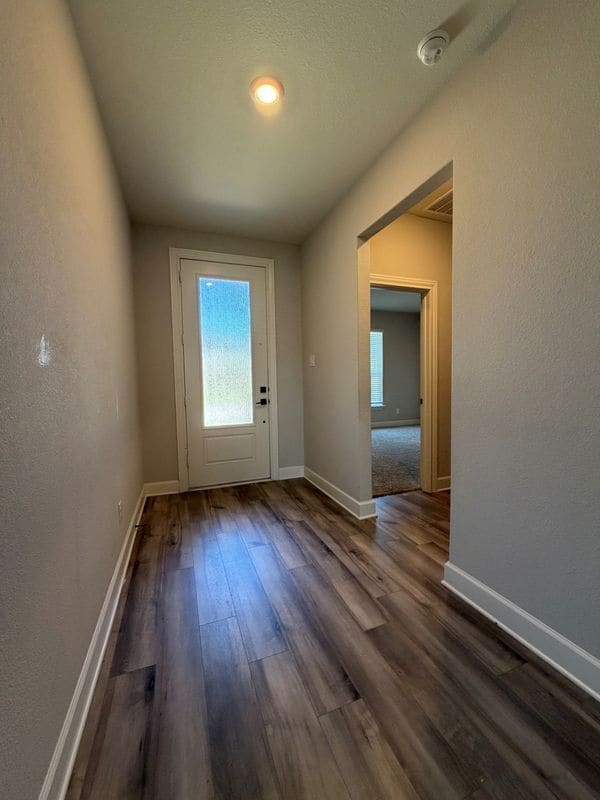 Photo - 925 Emerson Dr