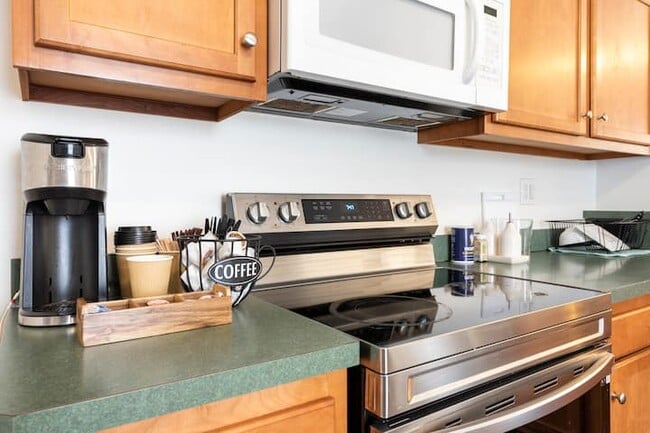 Photo - 528 University Ave