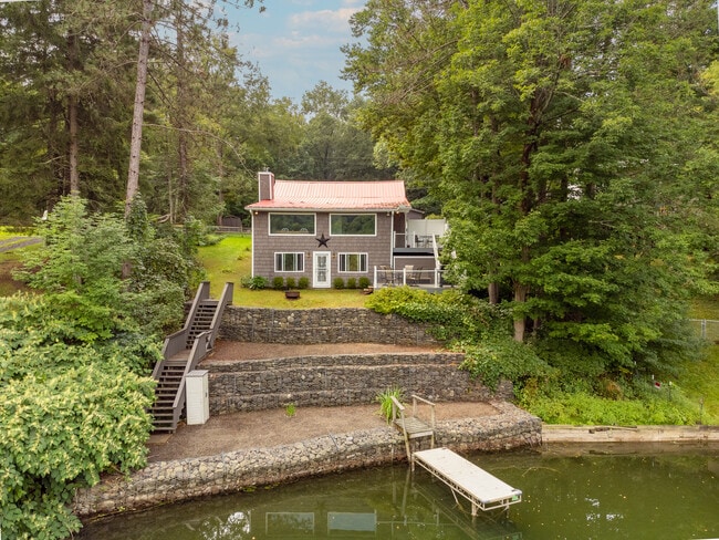 Photo - 156 Silliman Cove