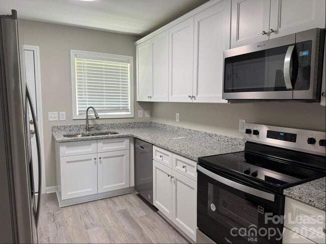 Photo - 1733 River Rd