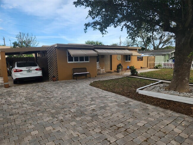 Photo - 1597 NE 53rd Ct