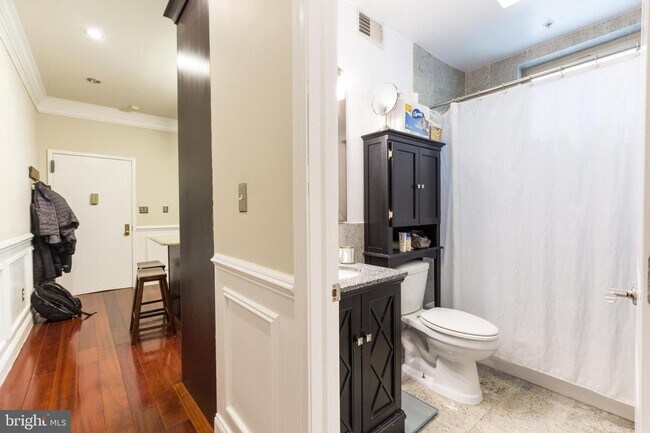 Photo - Newly Renovated South St Apartments Unit 2