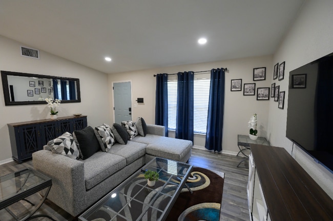 Photo - 1917 Wolford Rd Unidad C