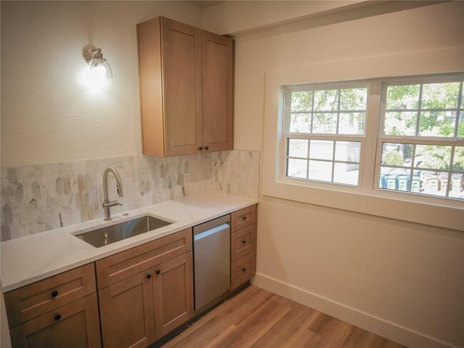 Photo - 803 Oakland Ave