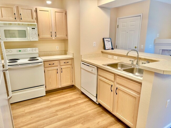Building Photo - 4545 Wheaton Dr