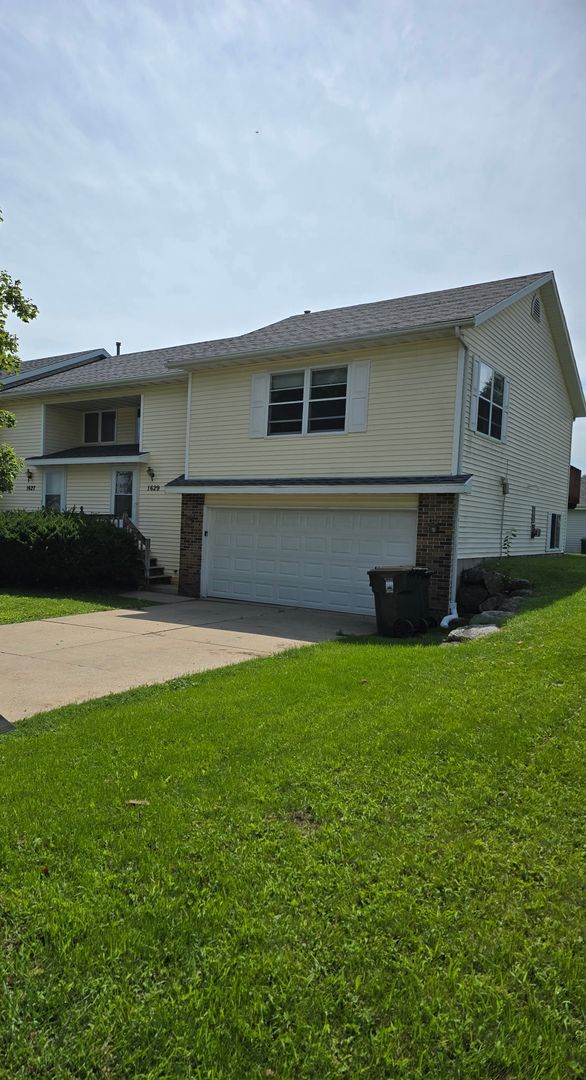Building Photo - 1627-1629 Rustic Drive Unit 1629