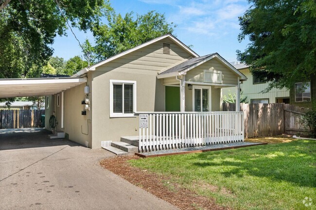 Building Photo - 1170 Hobart St Unit A Rental