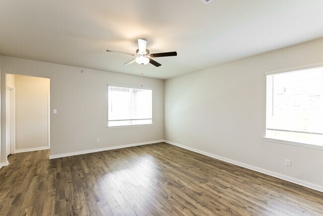 Photo - 420 Mustang Trot Dr