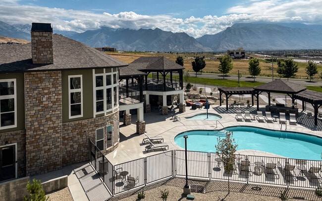 Building Photo - The Vue Rental