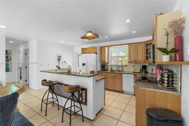 Photo - 809 SE 14th Dr