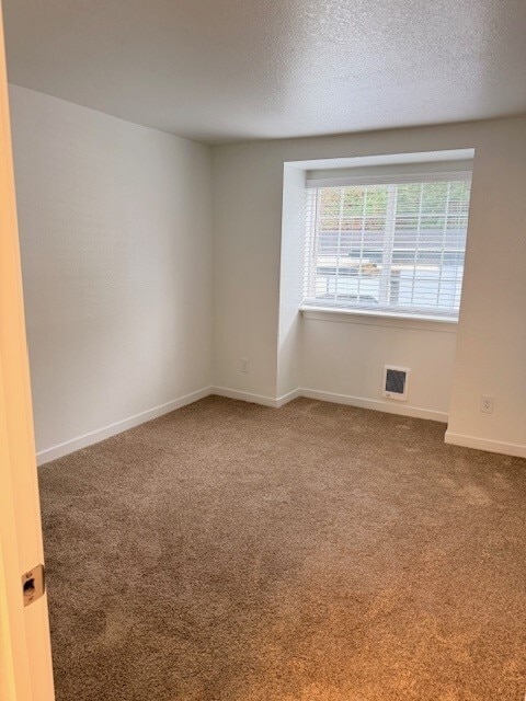 Reno 2x2 1st Bedroom